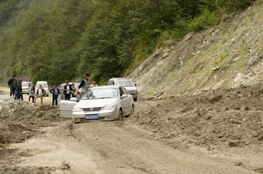 川藏线雨季自驾旅游安全攻略