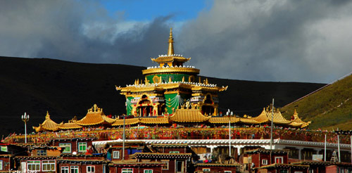 川藏线租车自驾游，走进世界最大佛学院——五明佛学院
